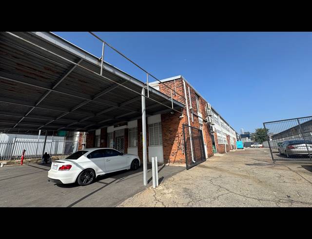 720M² WAREHOUSE TO LET IN WYNBERG
